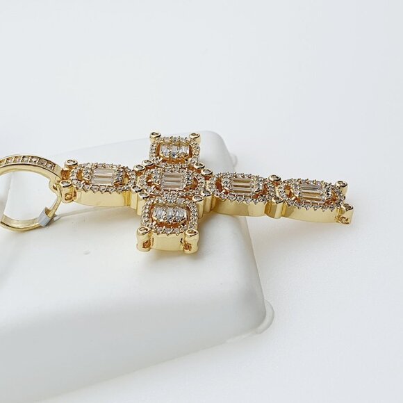 14K Gold Plated Cubic Zircon Pendant, EVBRS383 - Picture 3 of 9